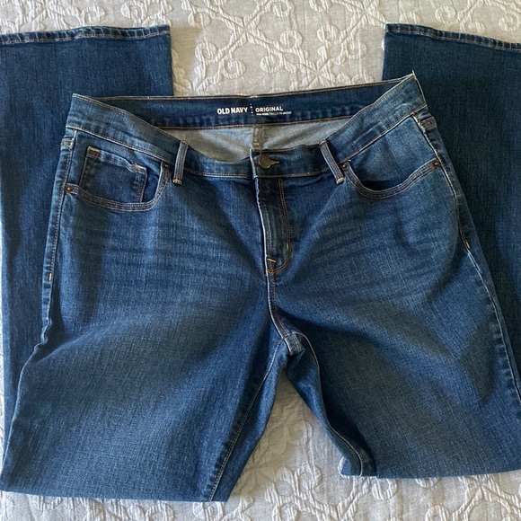 EUC Old Navy Bootcut Jeans - Size 12 Short - Picture 3 of 6